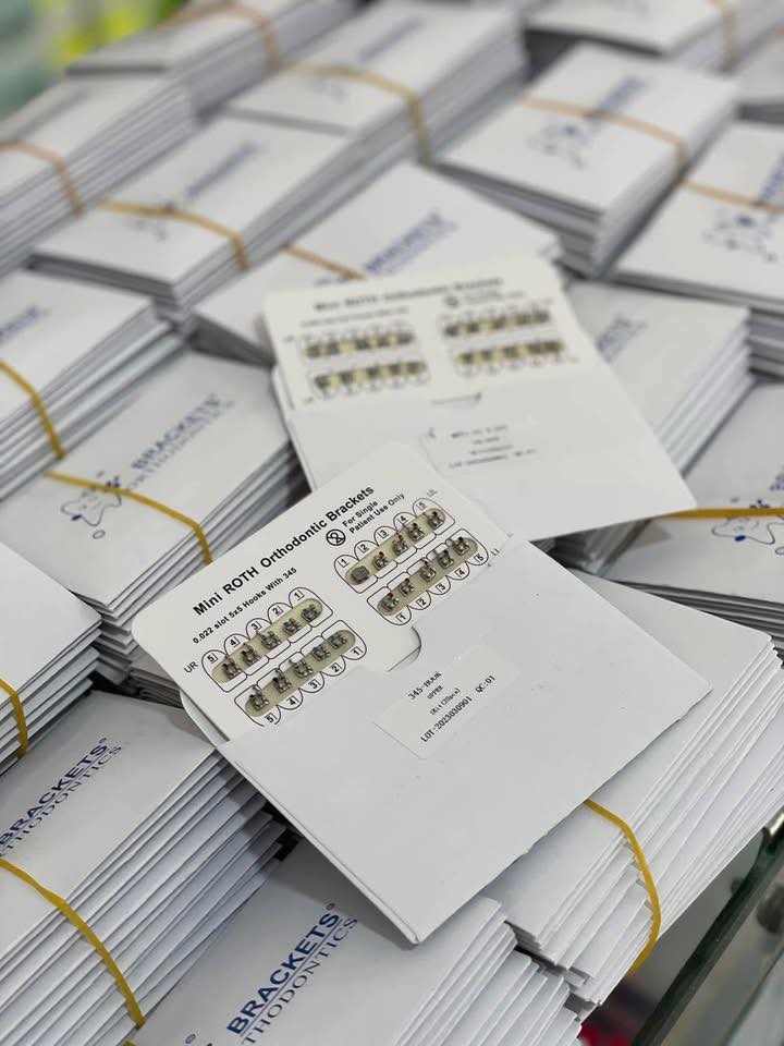 BRACKETS ENVELOPPE DOUBLE HAUT