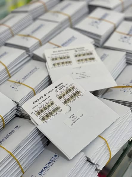 BRACKET ENVELOPPE DOUBLE BAS